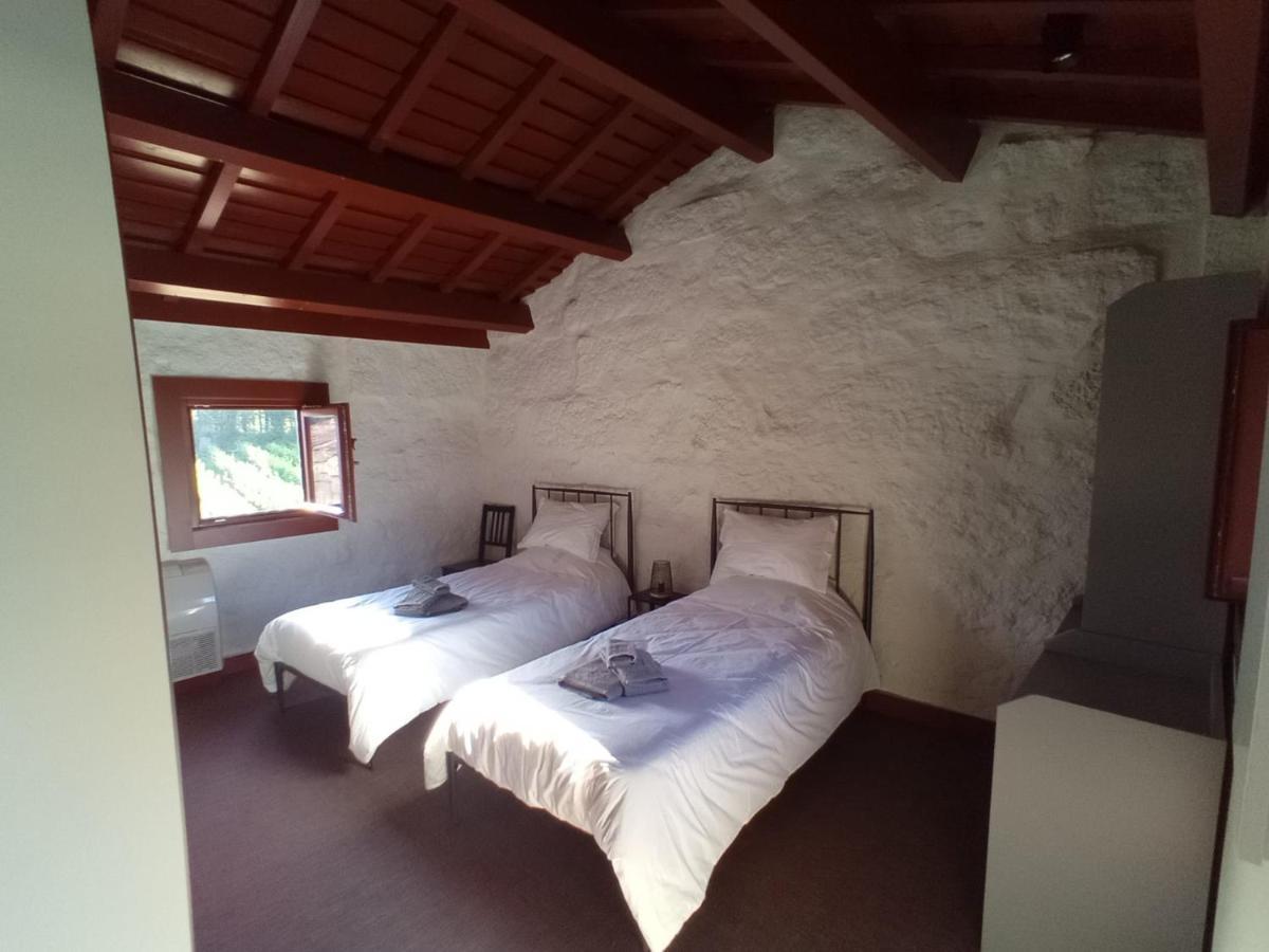 Quinta Pousada De Fora Wines & Tourism Guimarães Oda fotoğraf